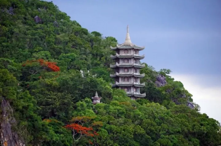 CHÙA LINH ỨNG NÚI THẤT TINH